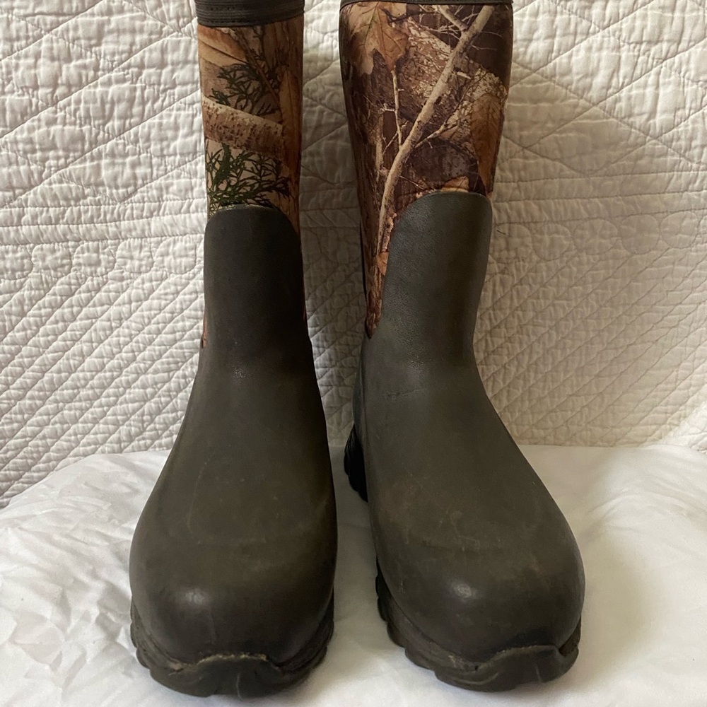 Realtree Muck Boots Childs size 3, I wear a women’s size 5/6 and they fit me - Picture 7 of 7
